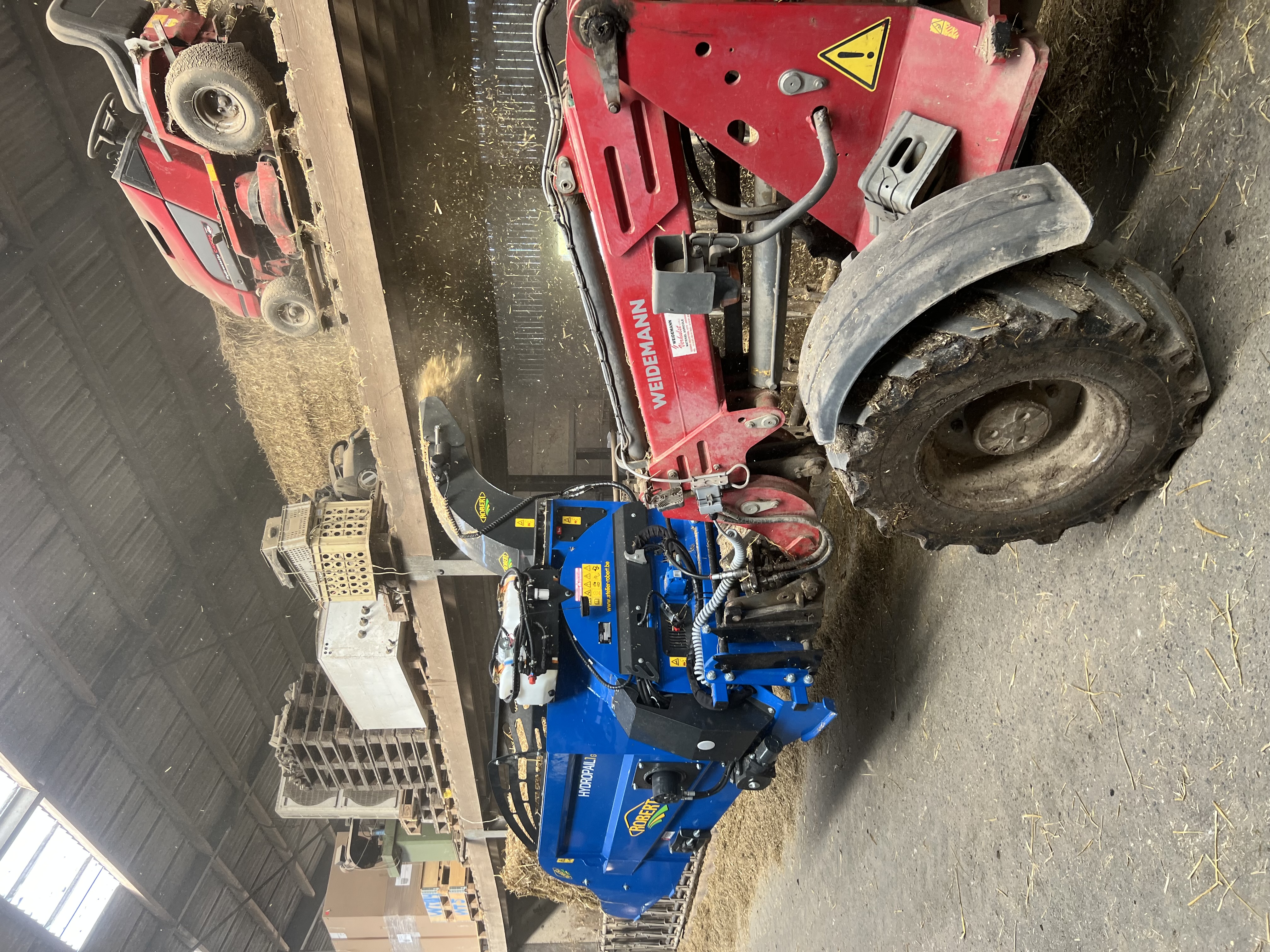 Atelier Robert Hydropail GT1 bálabontó-almozó