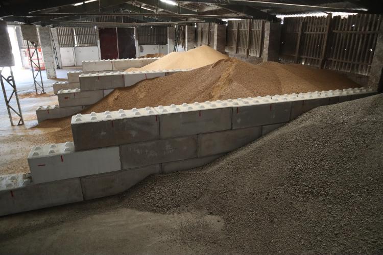 Gravetti-blokk -- takarmány konyha