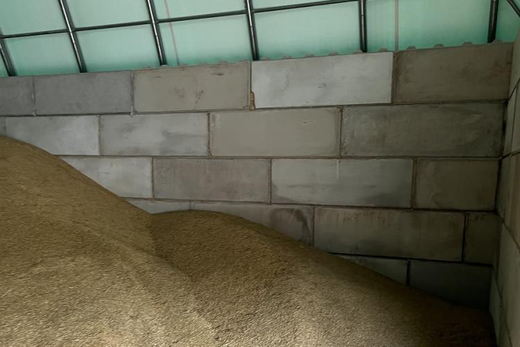 Gravetti - Terménytároló sátor