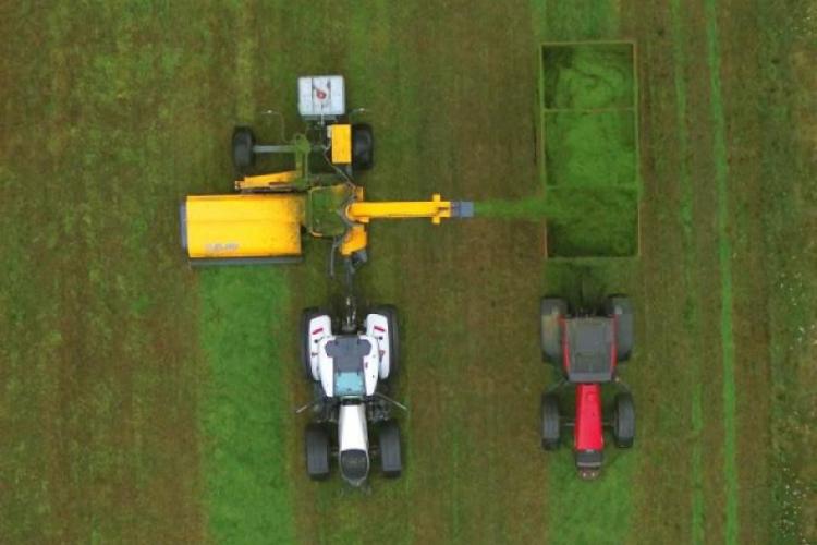 ELHO Cobra 7710t vontatott silózó