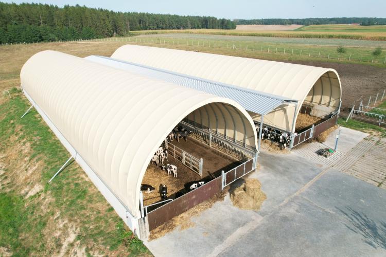 Gravetti üszőnevelő sátor