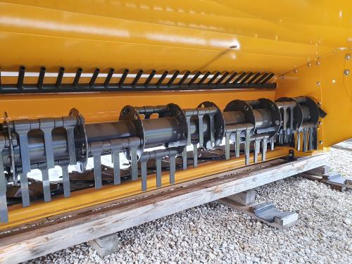 ELHO hátsó kasza ütőujjas szársértővel