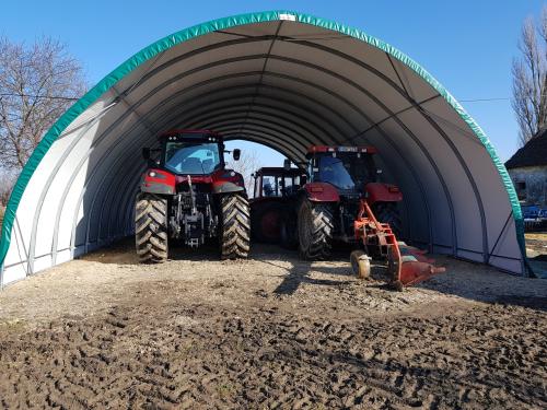 Traktorgarázs a Gravettitől