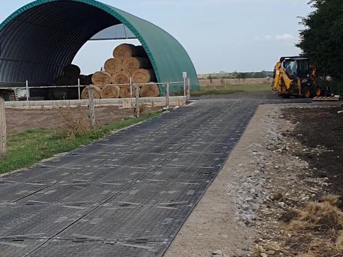 Gravetti mobilút szarvasmarhatelepen