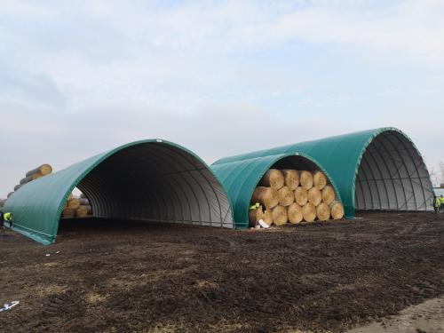 Szénatároló sátrak Hantoson