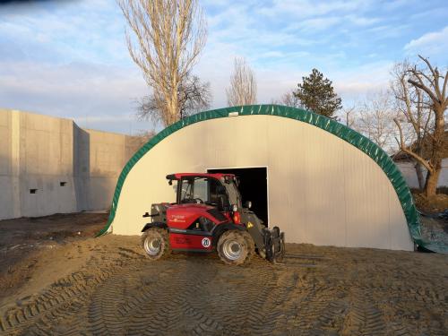 Állattartó sátor Budapesten, az állatkertben