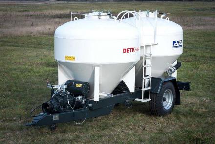 DETK-146 takarmányszállító tartálykocsi