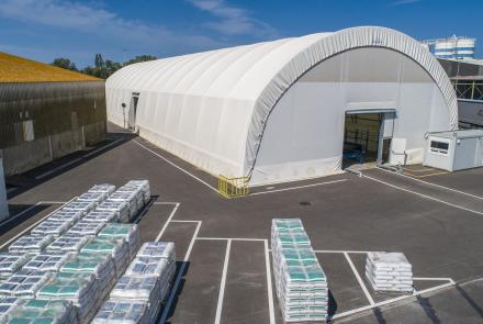 Shelterall sátor, műtrágya tárolásra